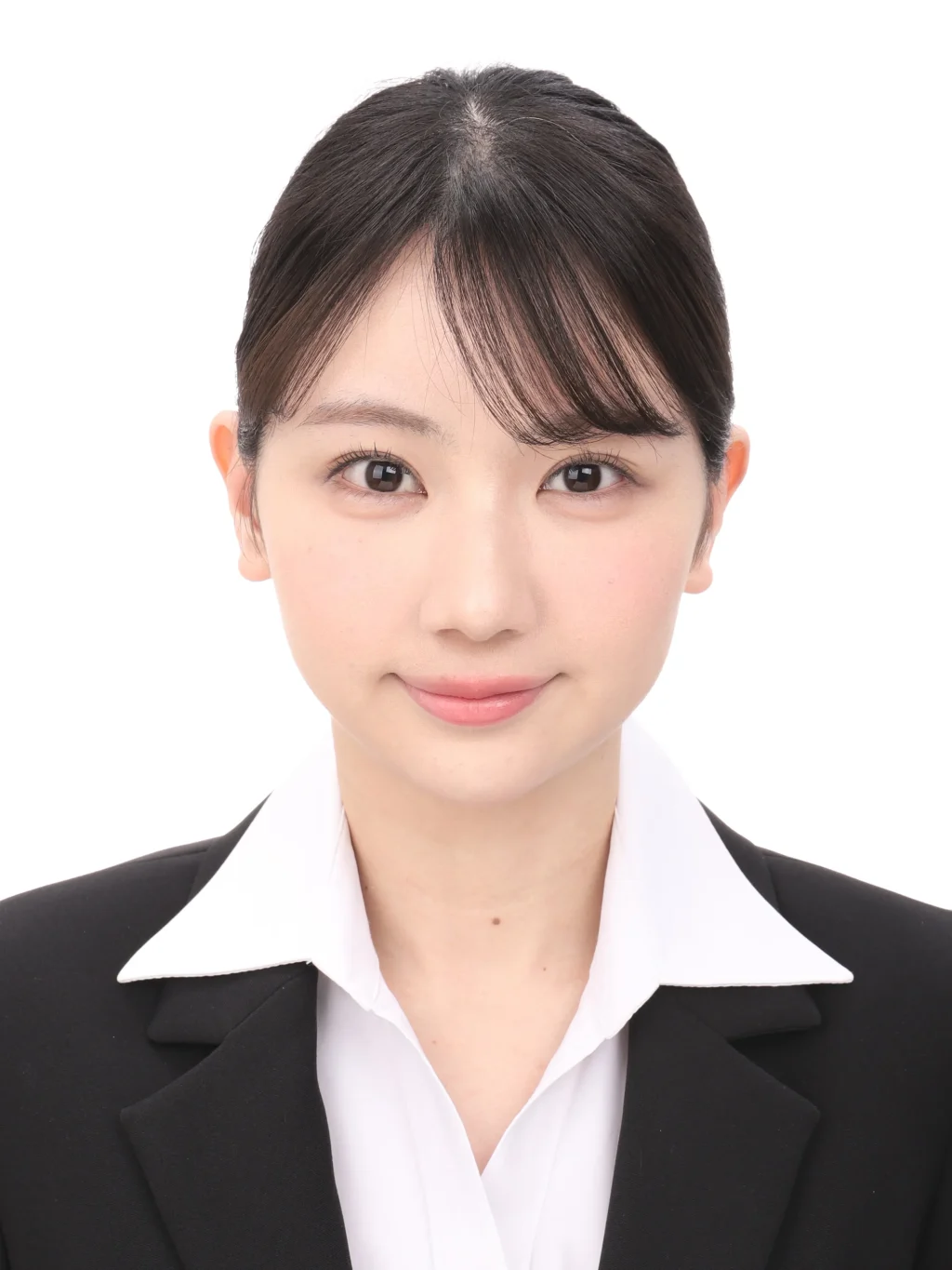 女子就活生の証明写真のビフォー