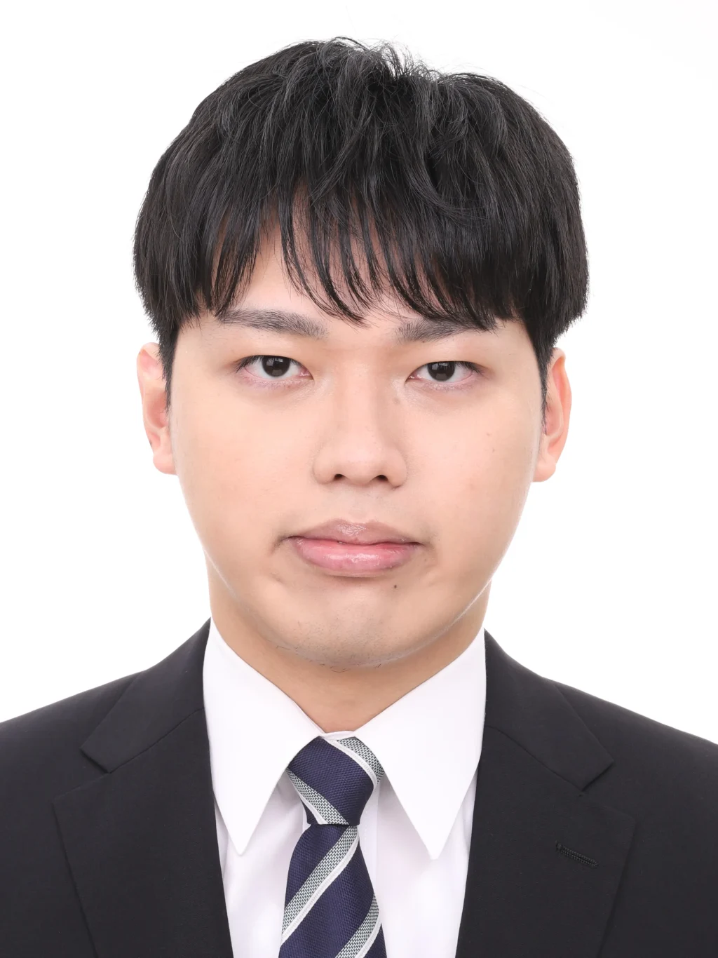 女子就活生の証明写真のビフォー