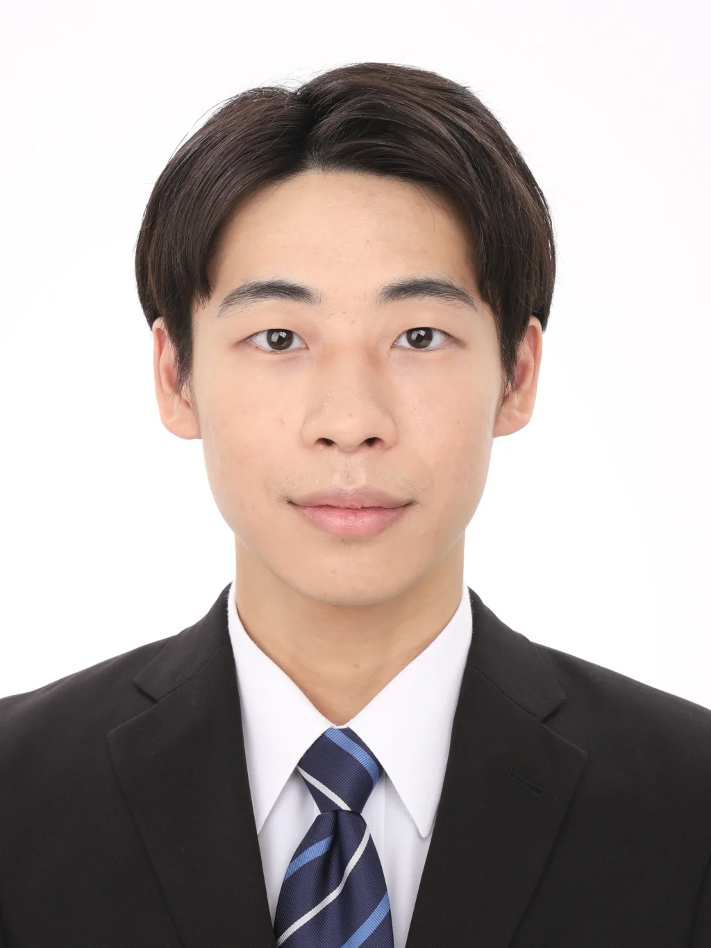 女子就活生の証明写真のビフォー