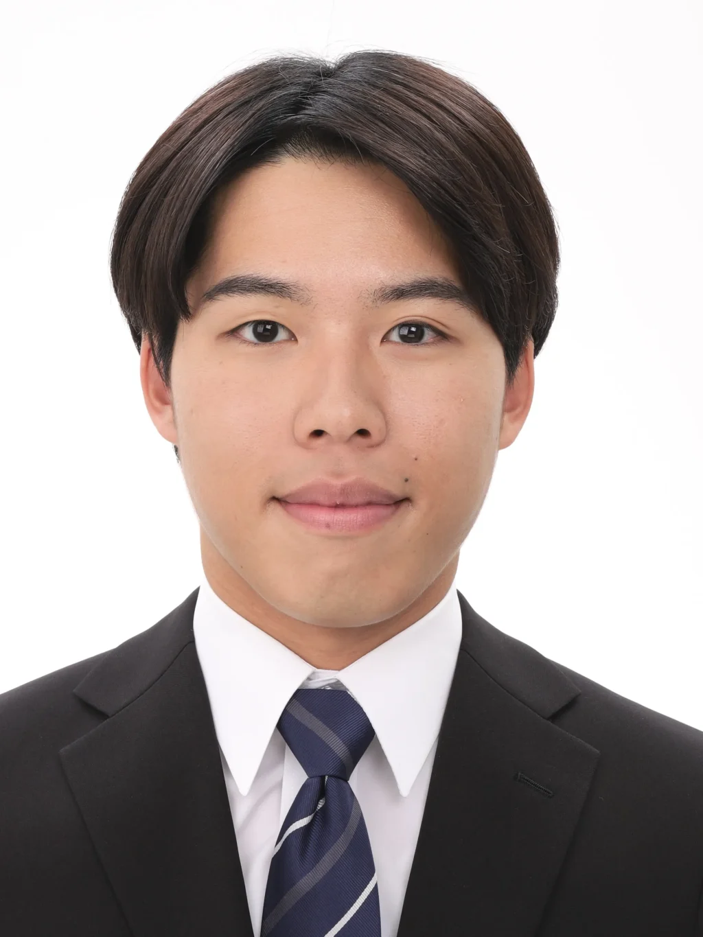 女子就活生の証明写真のビフォー