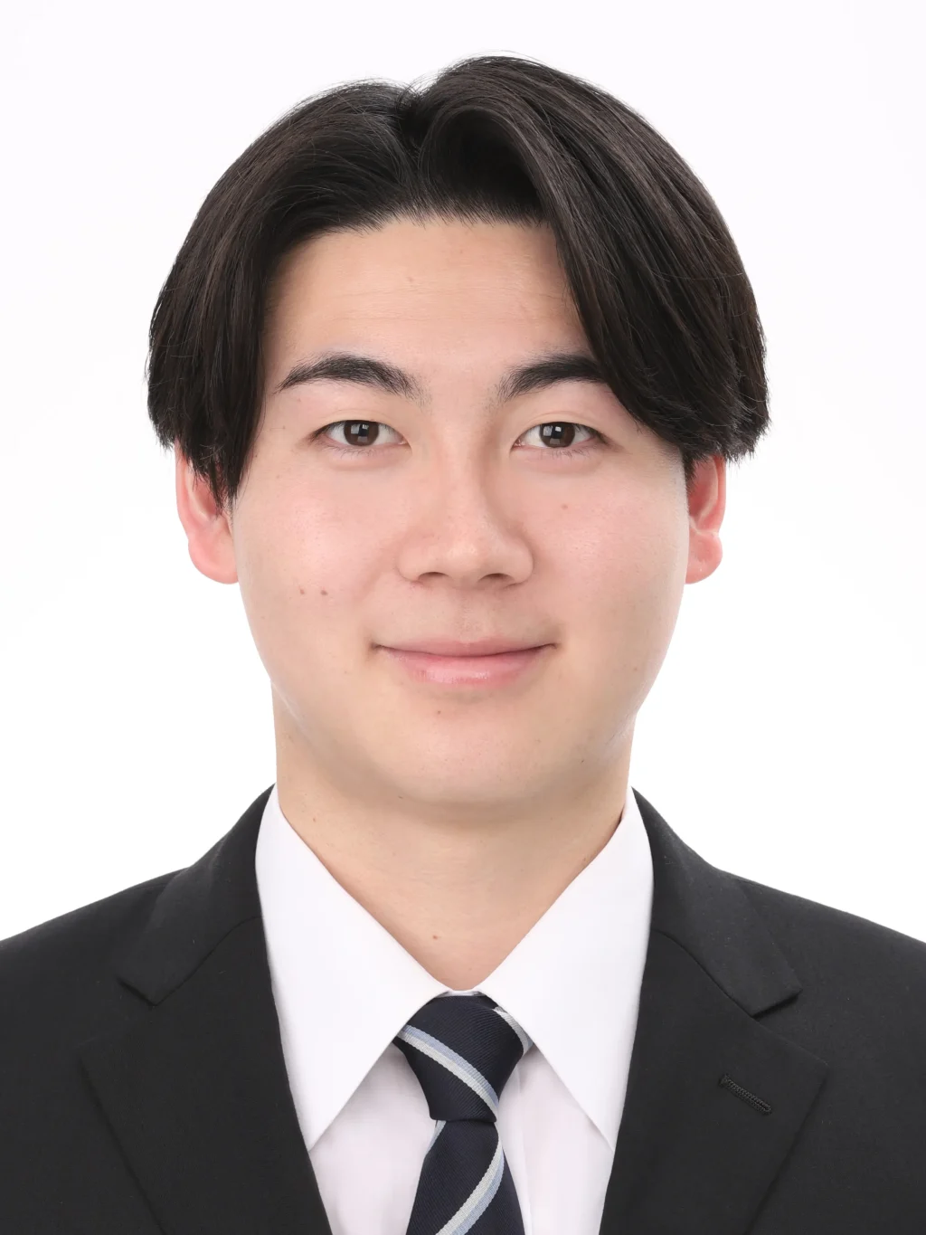 女子就活生のプロがヘアメイクして、撮影指導をした証明写真のアフター