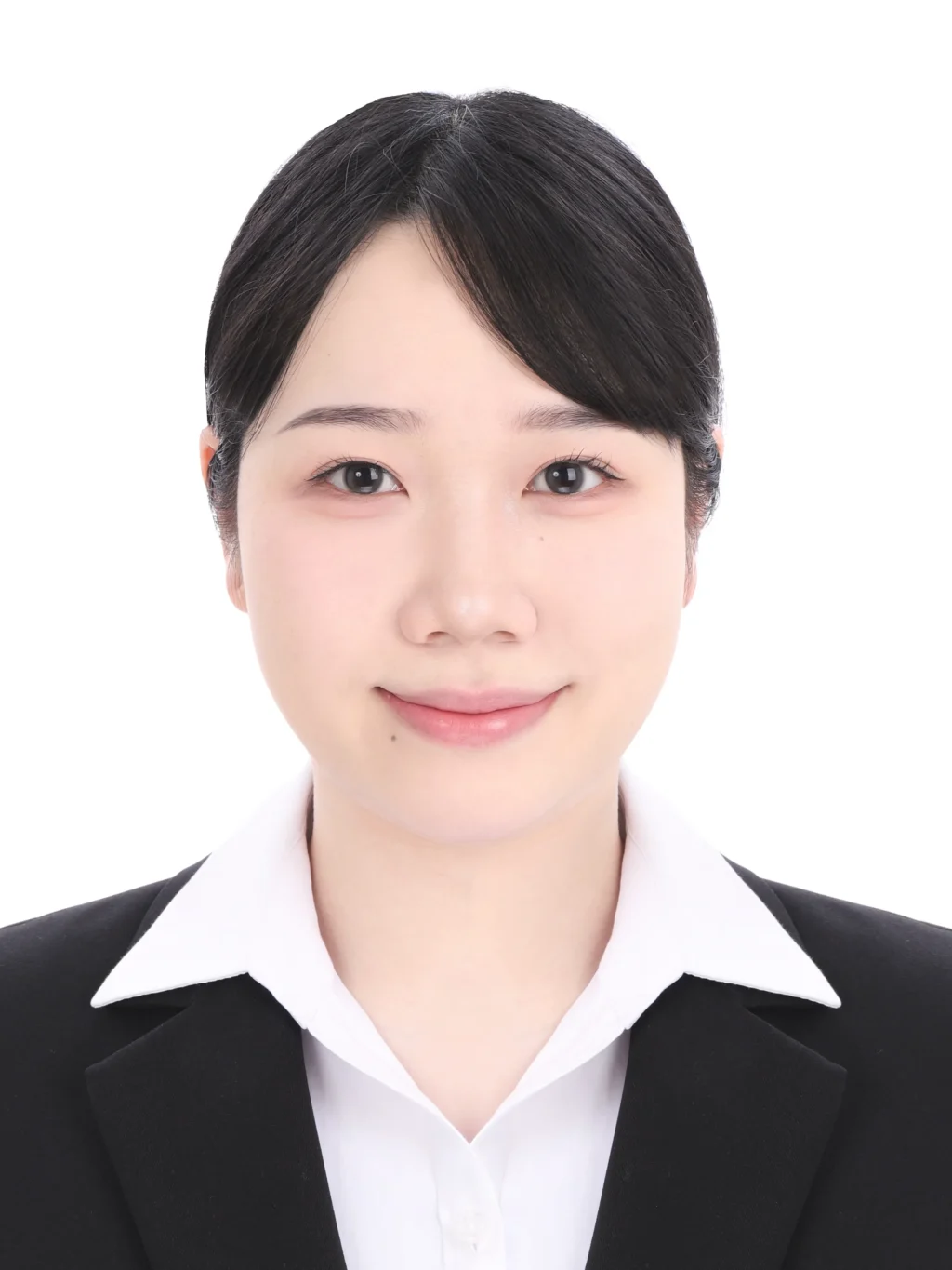 女子就活生のプロがヘアメイクして、撮影指導をした証明写真のアフター