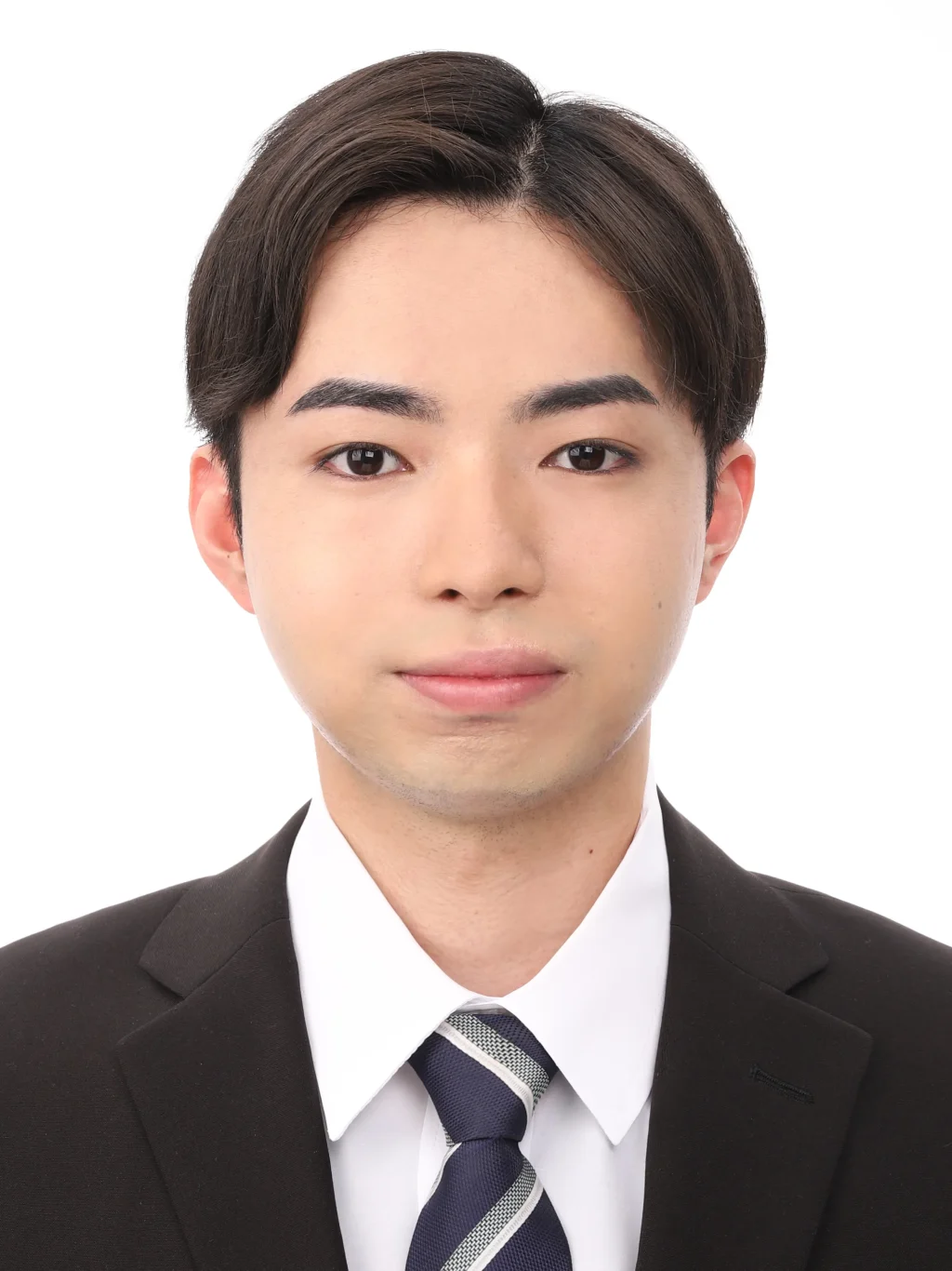 女子就活生のプロがヘアメイクして、撮影指導をした証明写真のアフター