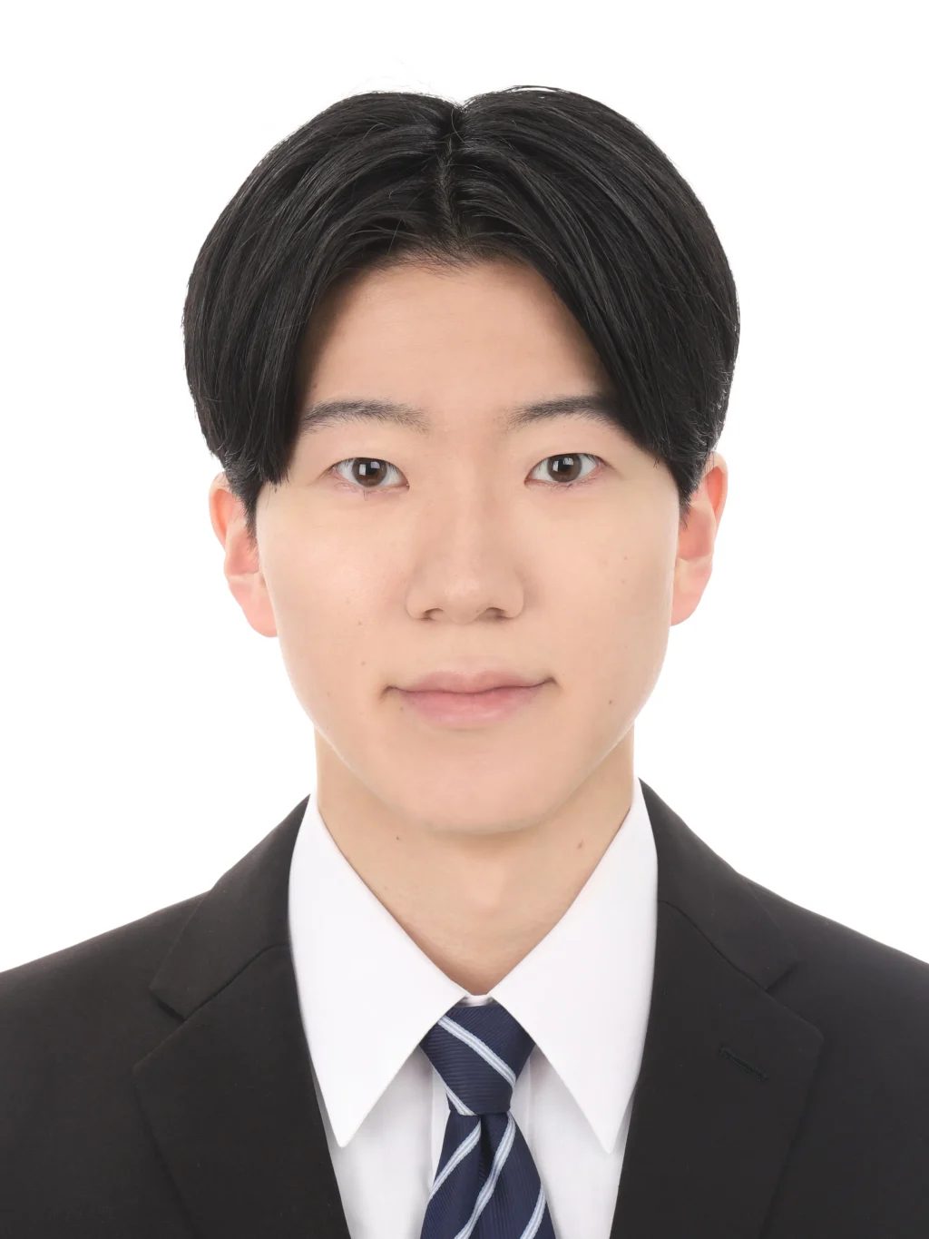 女子就活生のプロがヘアメイクして、撮影指導をした証明写真のアフター