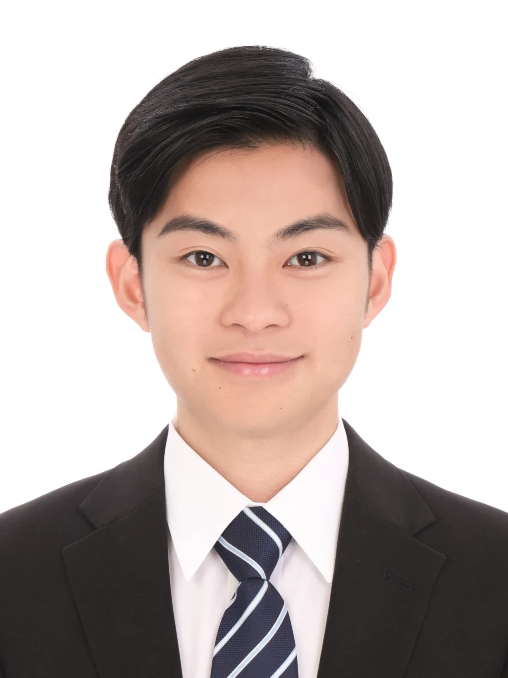 女子就活生のプロがヘアメイクして、撮影指導をした証明写真のアフター