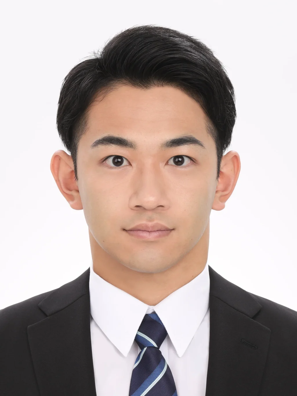 女子就活生のプロがヘアメイクして、撮影指導をした証明写真のアフター