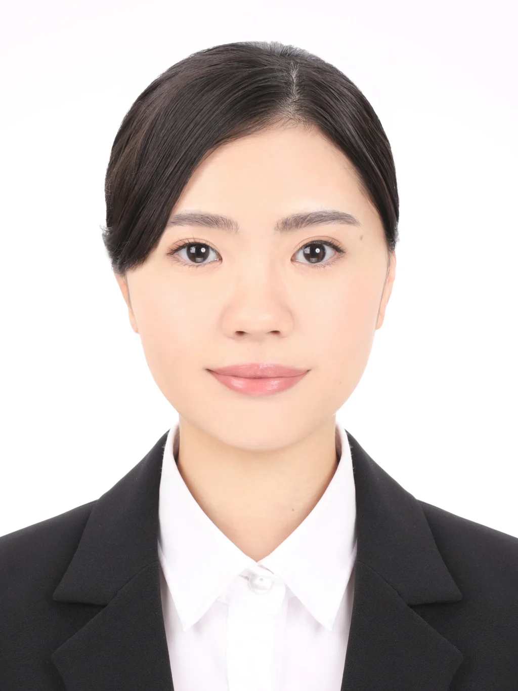 女子就活生のプロがヘアメイクして、撮影指導をした証明写真のアフター