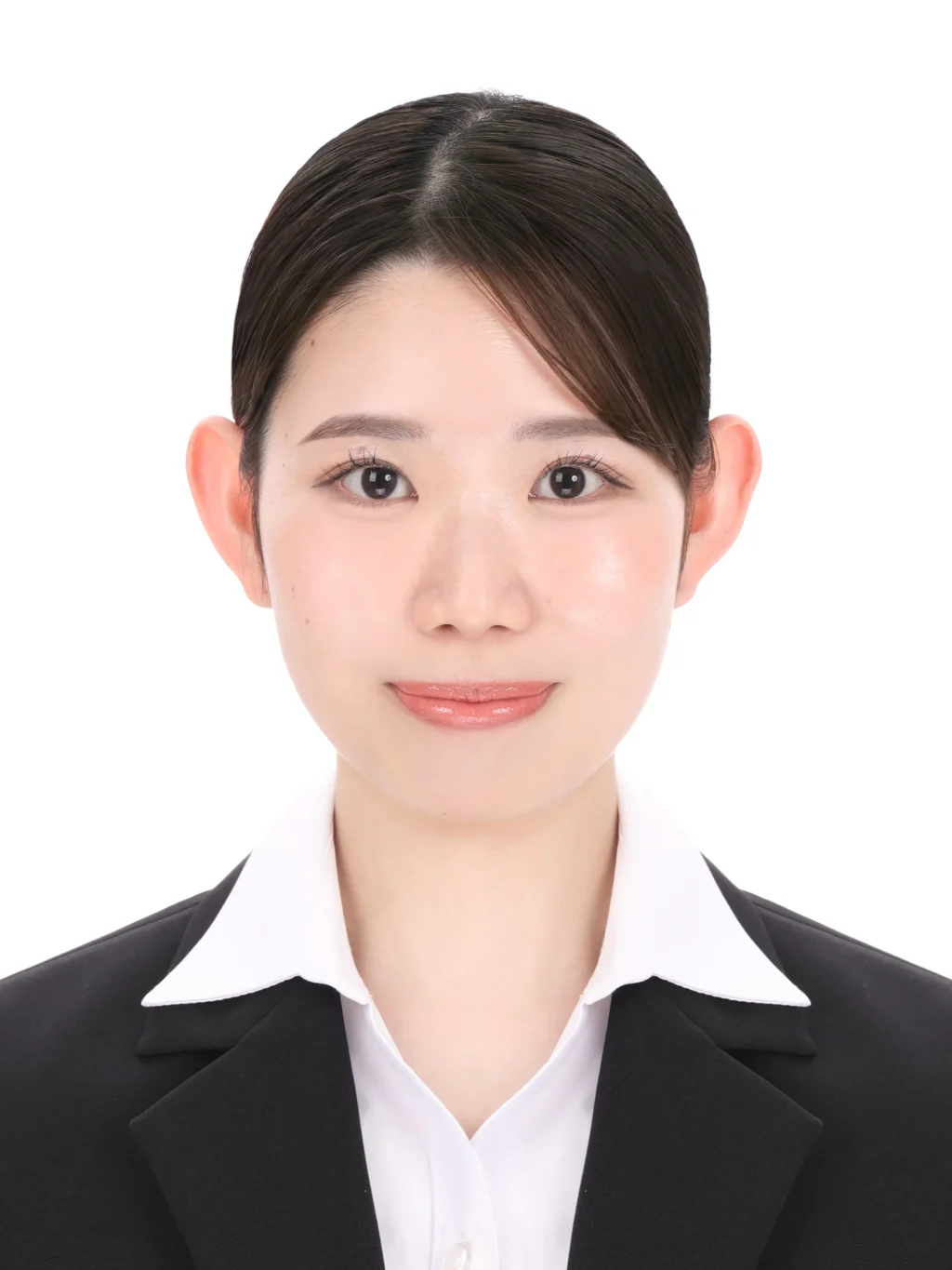 女子就活生のプロがヘアメイクして、撮影指導をした証明写真のアフター