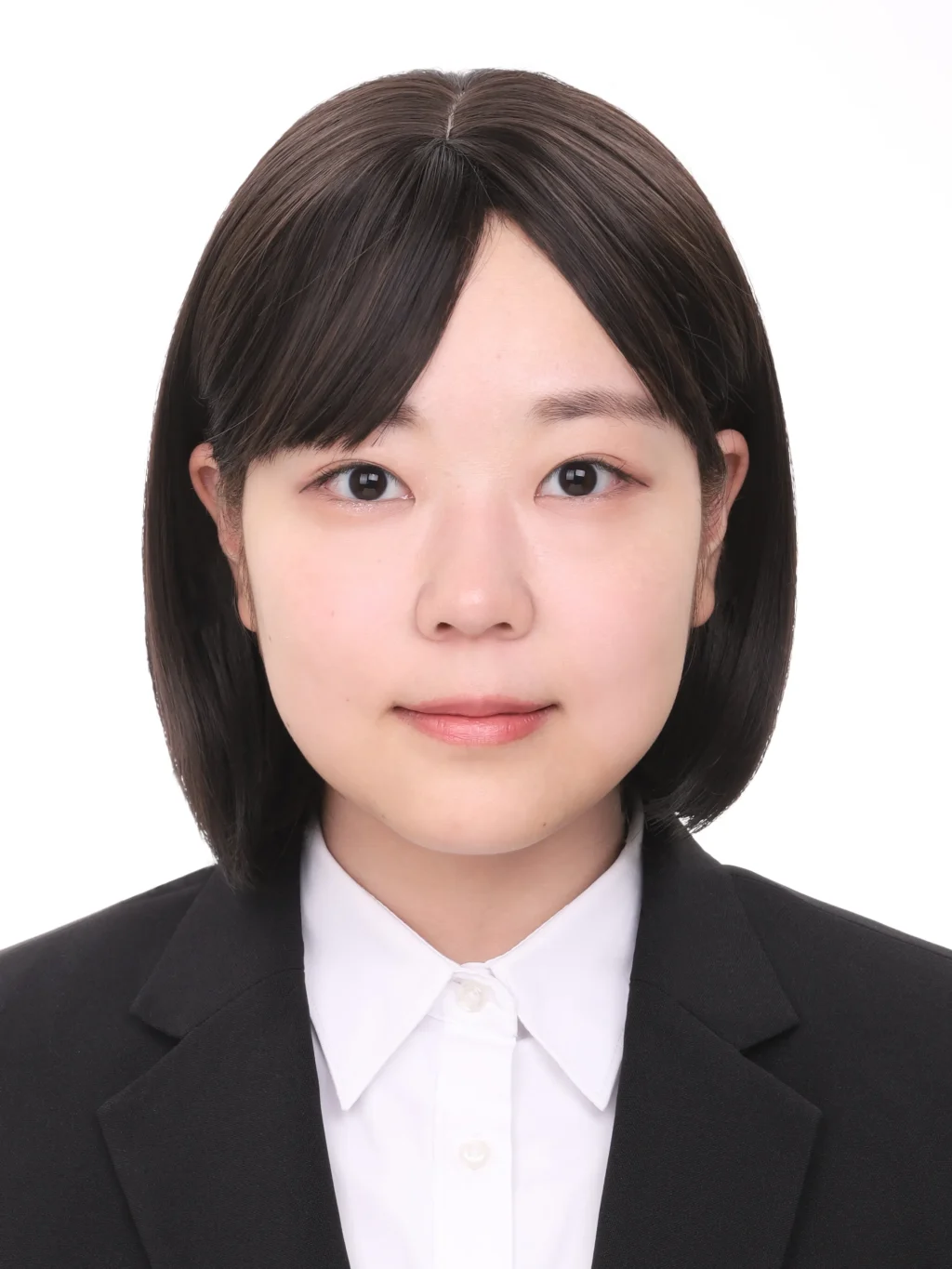 女子就活生のプロがヘアメイクして、撮影指導をした証明写真のアフター