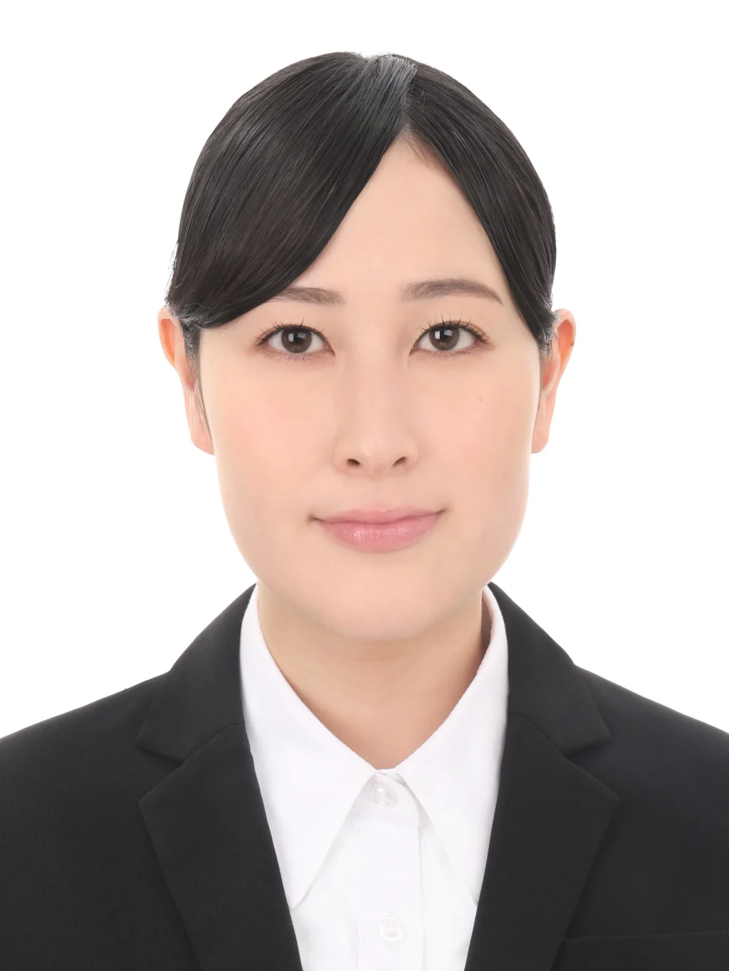 女子就活生のプロがヘアメイクして、撮影指導をした証明写真のアフター