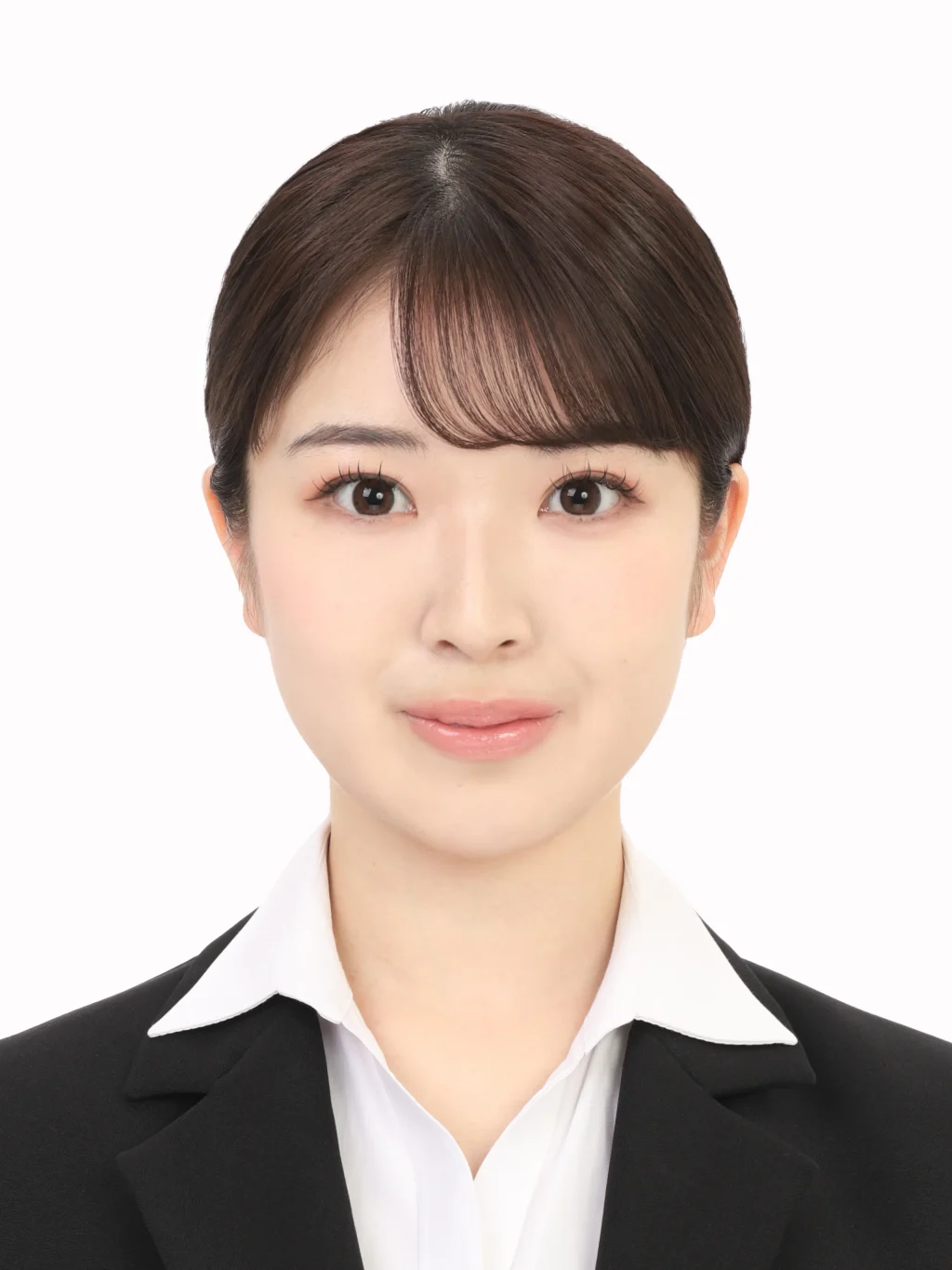 女子就活生のプロがヘアメイクして、撮影指導をした証明写真のアフター