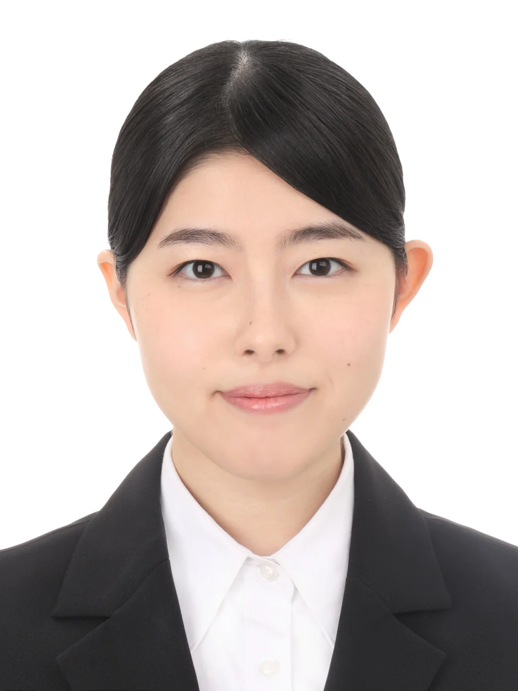 女子就活生のプロがヘアメイクして、撮影指導をした証明写真のアフター