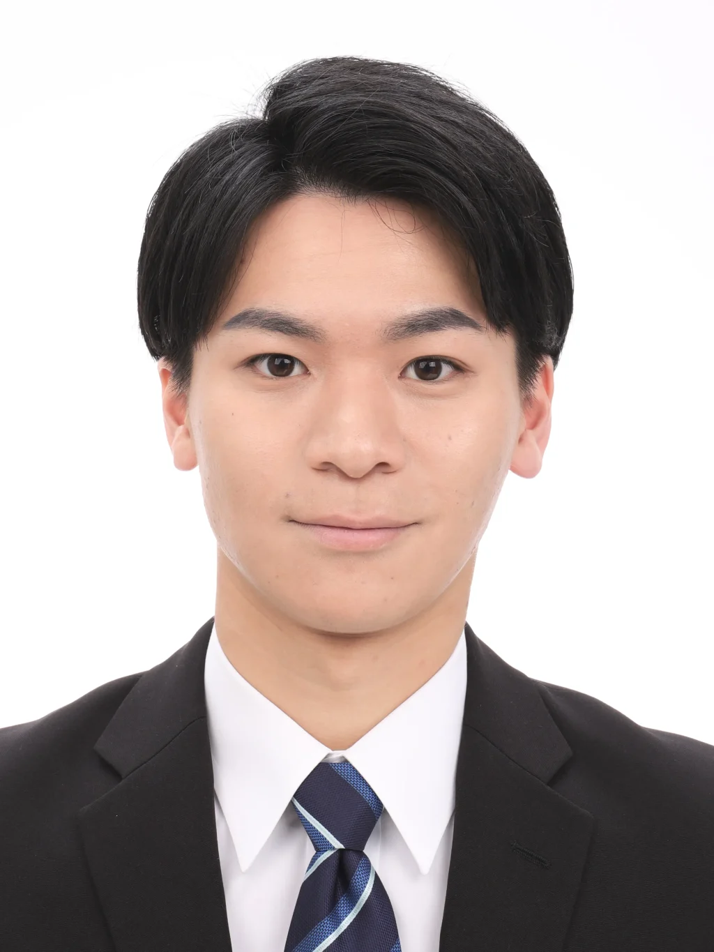 女子就活生の証明写真のビフォー