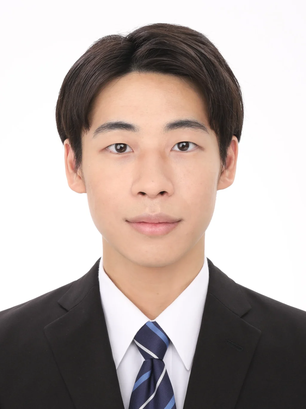 女子就活生のプロがヘアメイクして、撮影指導をした証明写真のアフター