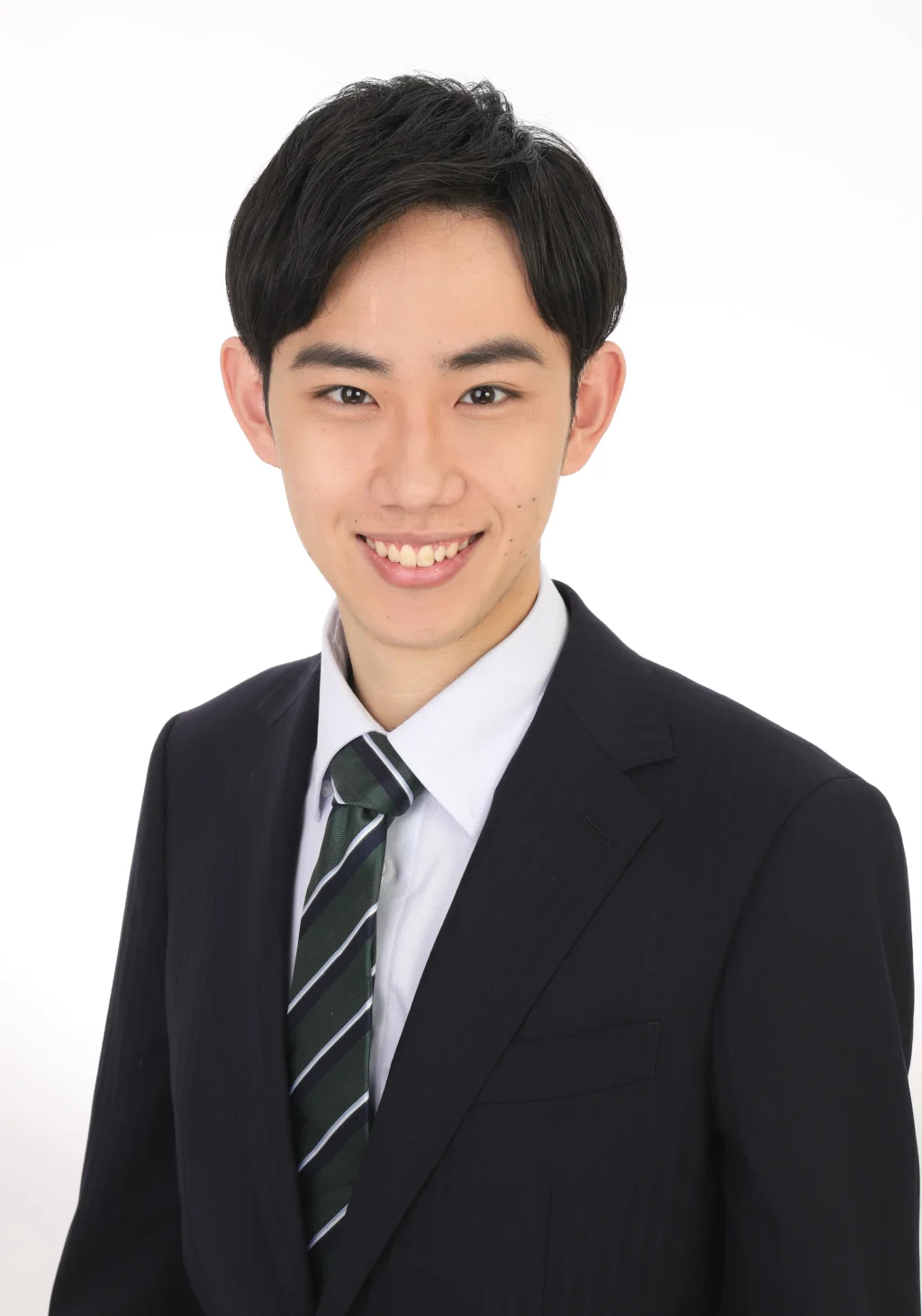 女子就活生の証明写真のビフォー