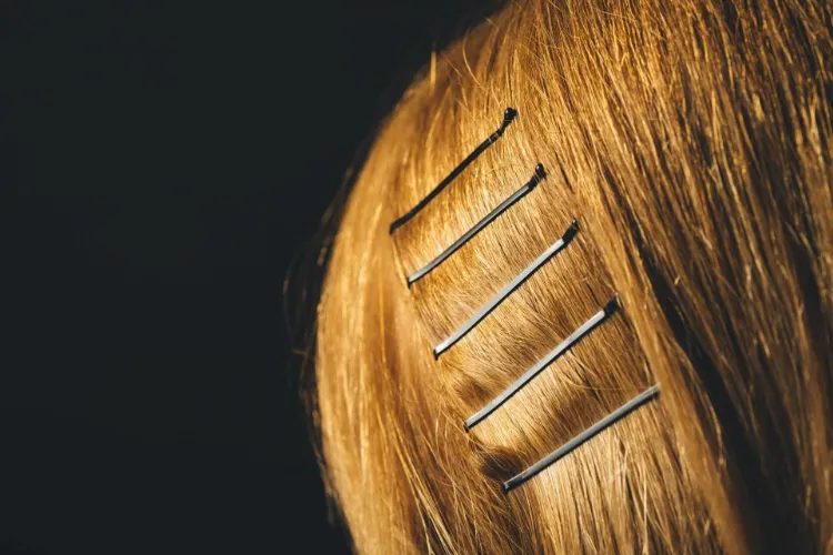 就活の証明写真で前髪に「ピン」をつけるのはアリ？注意点をプロが解説1