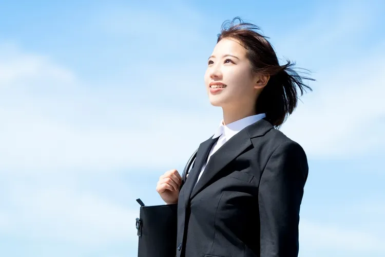 就活の証明写真の服装は「スーツ」がおすすめ！プロが男女別に解説1