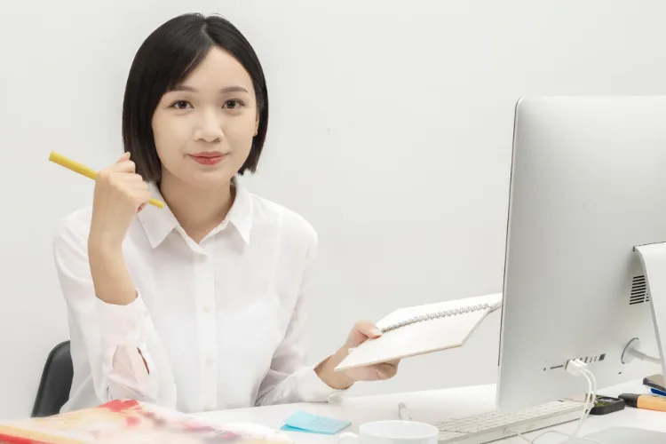 ショートヘア女子の就活の証明写真におすすめの髪型やセット方法を解説！2