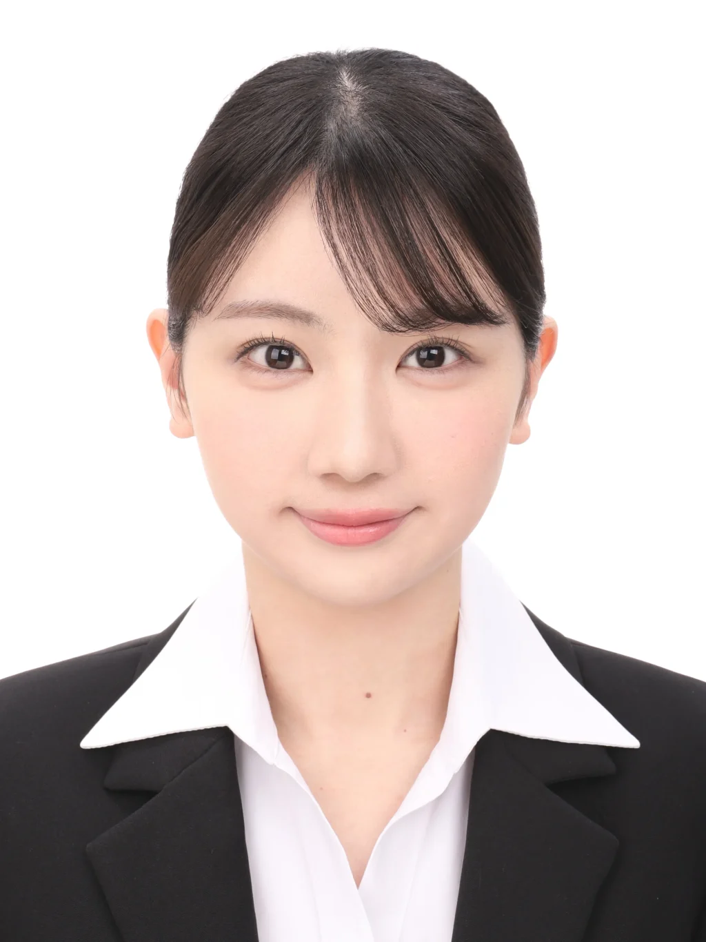 女子就活生のプロがヘアメイクして、撮影指導をした証明写真のアフター