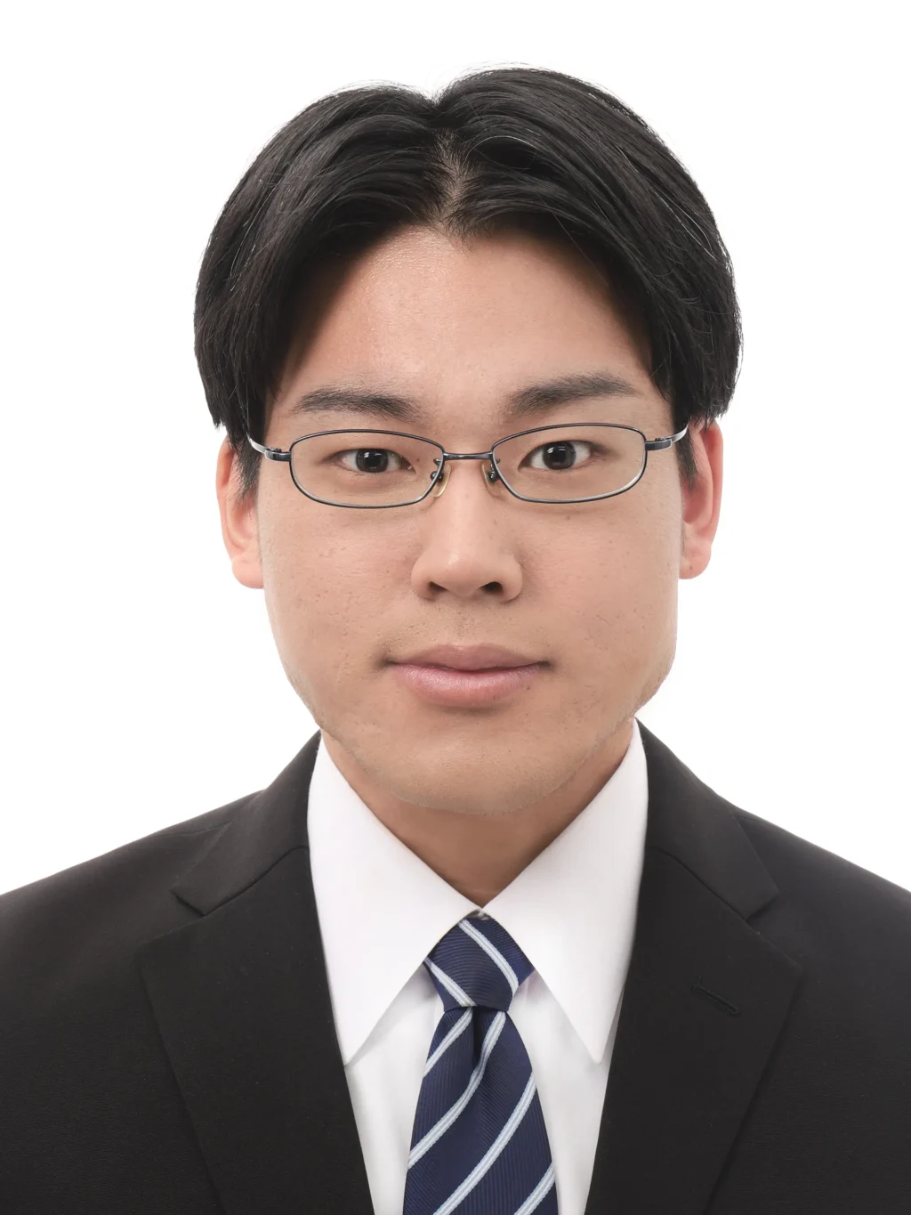 女子就活生のプロがヘアメイクして、撮影指導をした証明写真のアフター