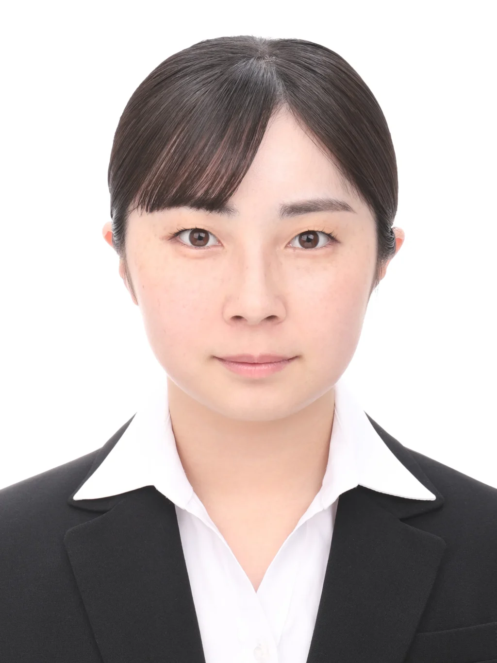 女子就活生のプロがヘアメイクして、撮影指導をした証明写真のアフター