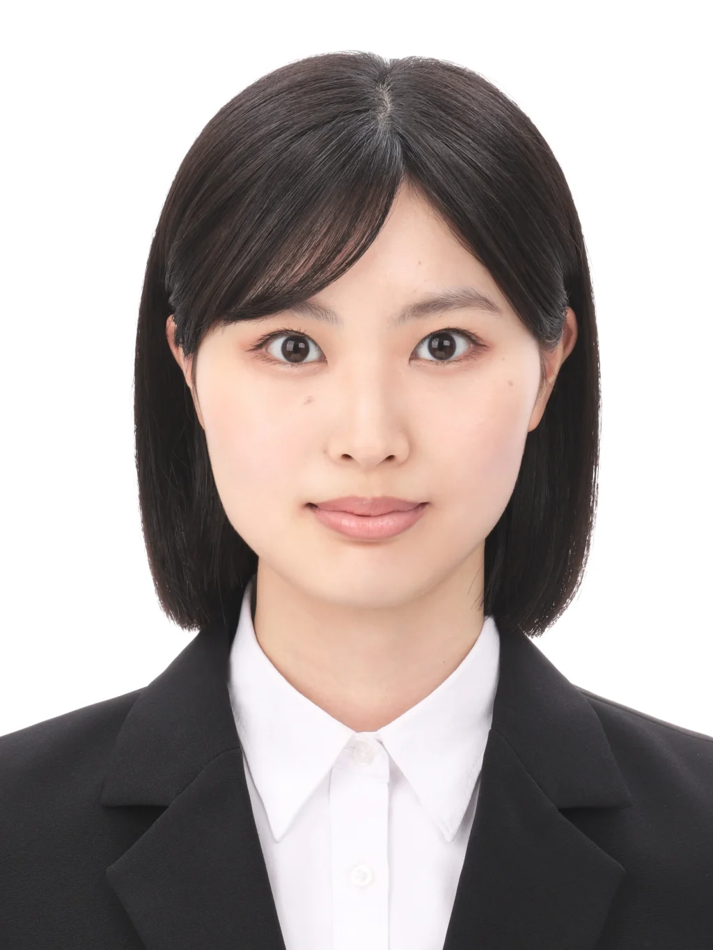 女子就活生のプロがヘアメイクして、撮影指導をした証明写真のアフター