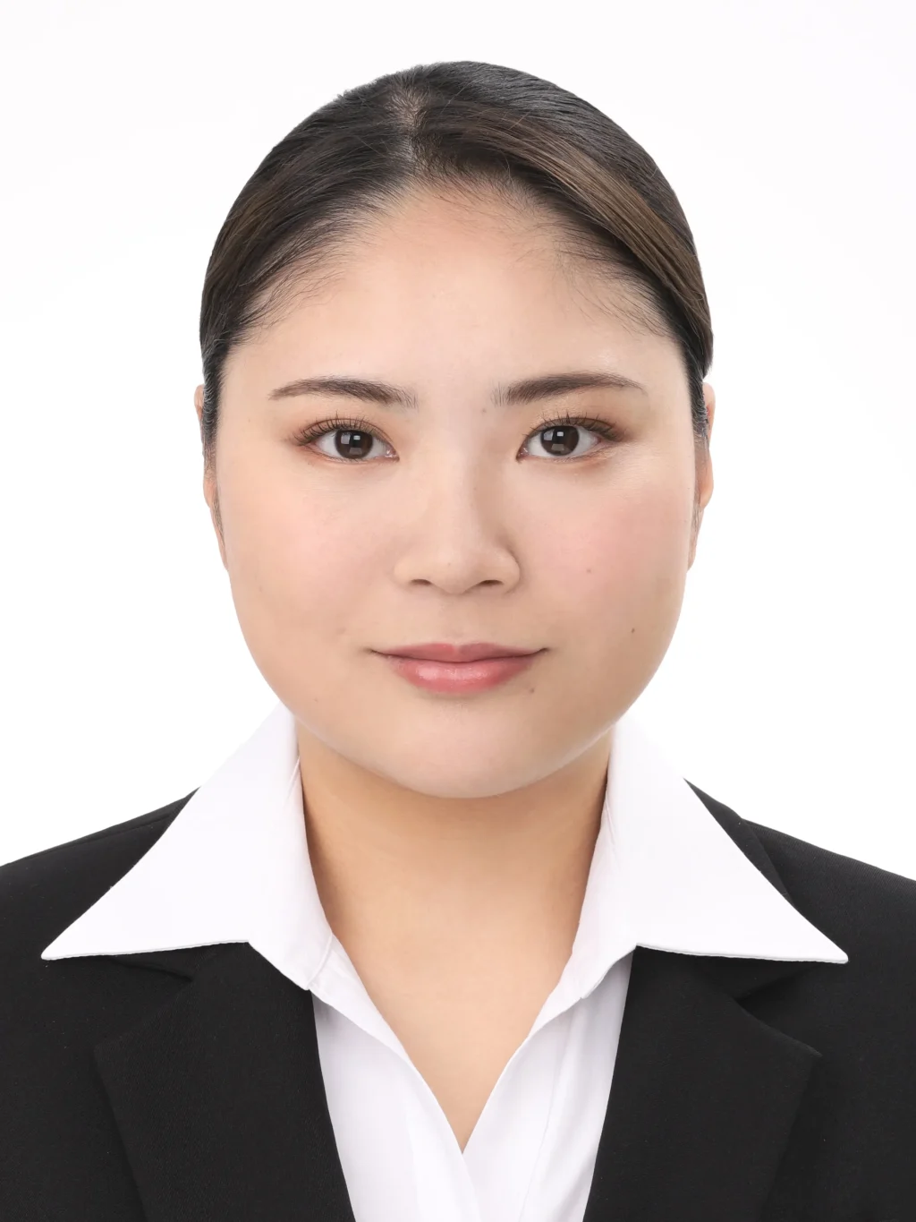 女子就活生のプロがヘアメイクして、撮影指導をした証明写真のアフター