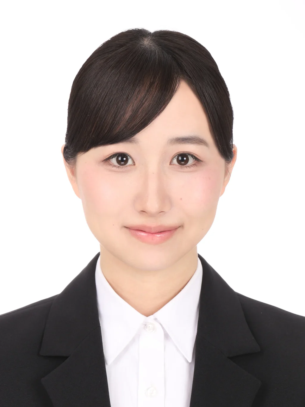 女子就活生のプロがヘアメイクして、撮影指導をした証明写真のアフター