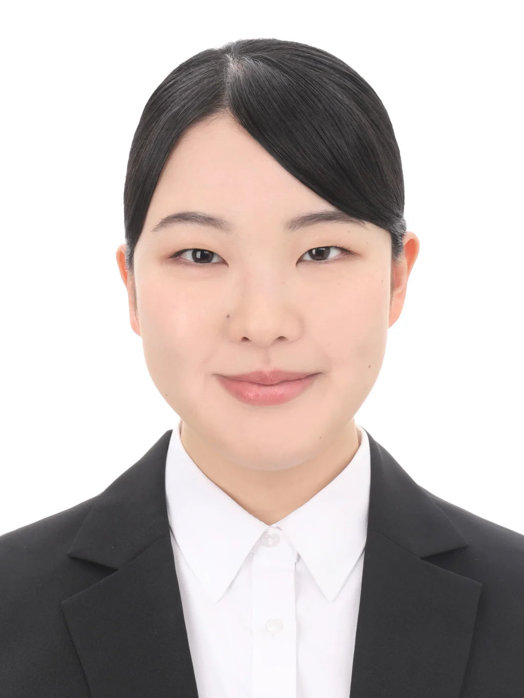 女子就活生のプロがヘアメイクして、撮影指導をした証明写真のアフター