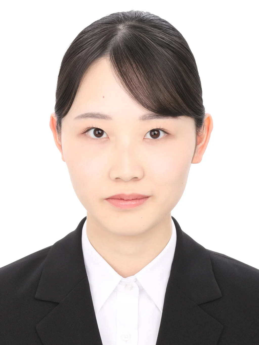 女子就活生のプロがヘアメイクして、撮影指導をした証明写真のアフター