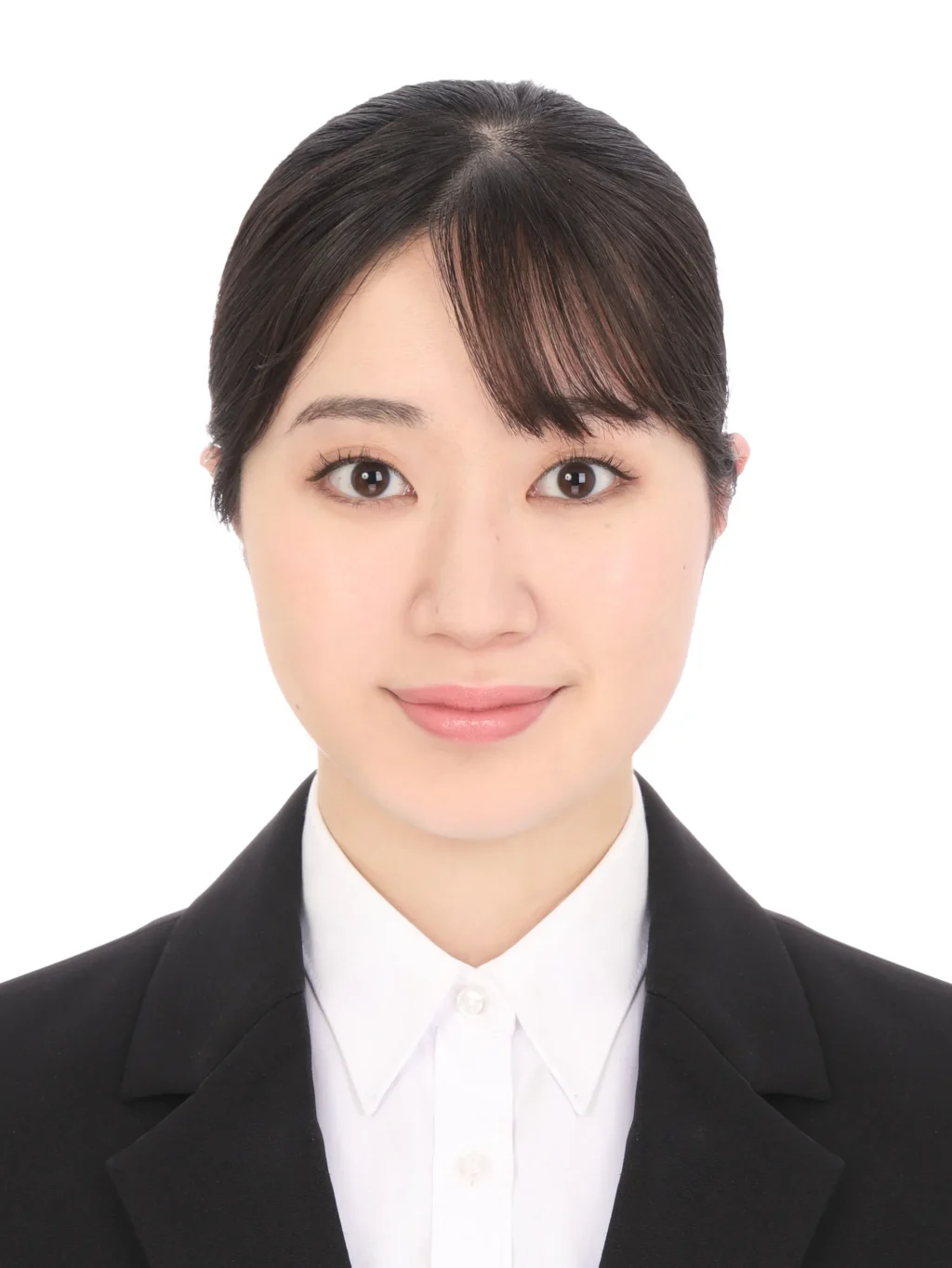 女子就活生のプロがヘアメイクして、撮影指導をした証明写真のアフター