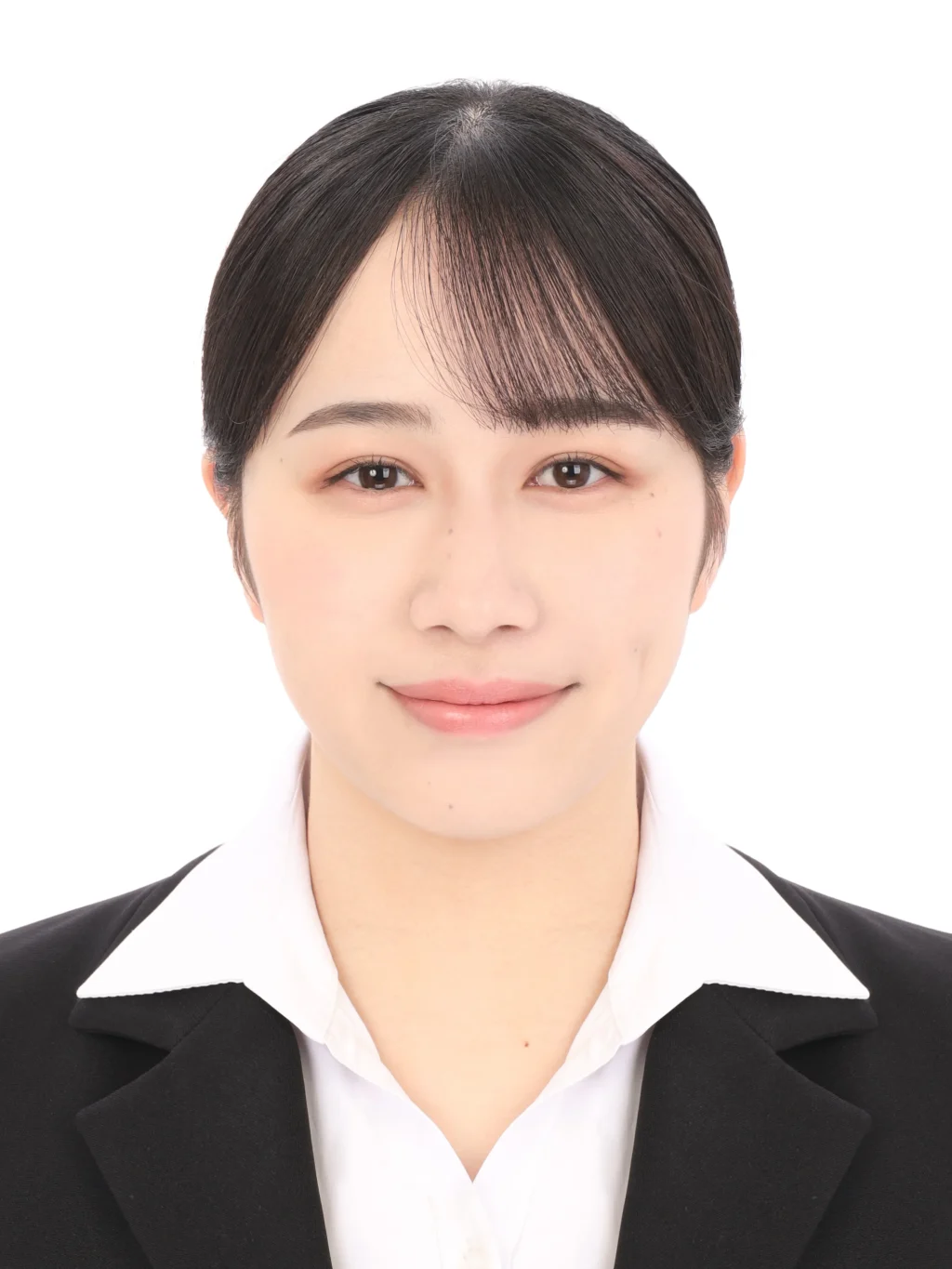 女子就活生のプロがヘアメイクして、撮影指導をした証明写真のアフター