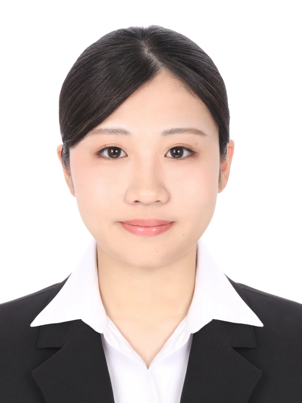 女子就活生のプロがヘアメイクして、撮影指導をした証明写真のアフター