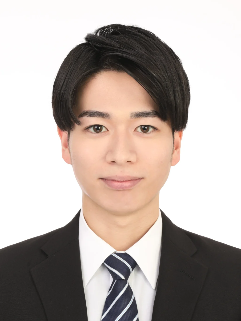 女子就活生のプロがヘアメイクして、撮影指導をした証明写真のアフター