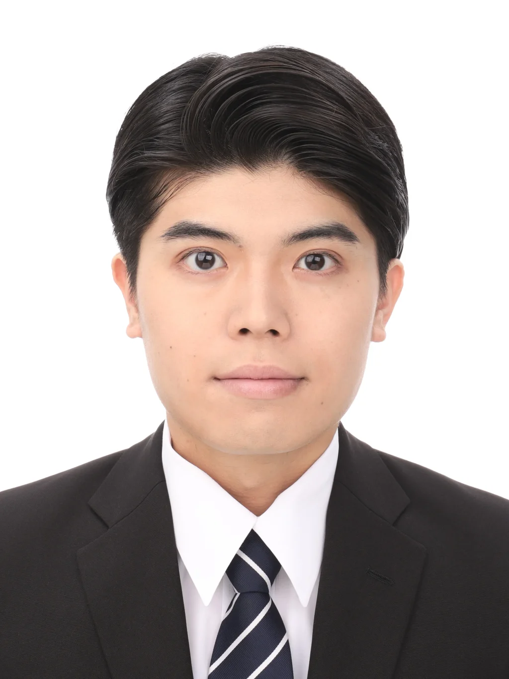 女子就活生の証明写真のビフォー