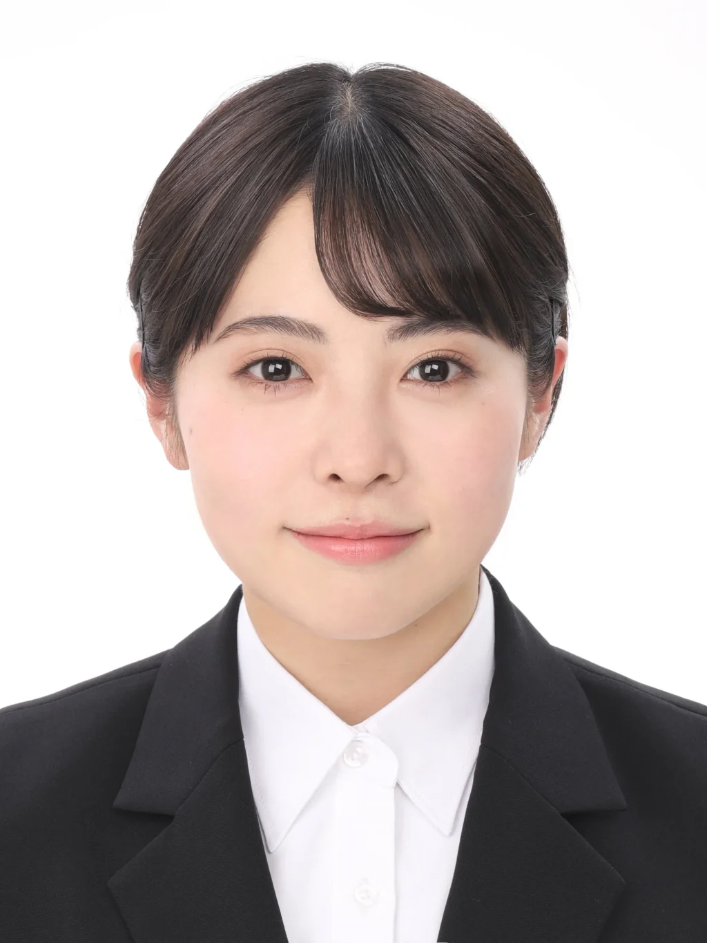 女子就活生のプロがヘアメイクして、撮影指導をした証明写真のアフター