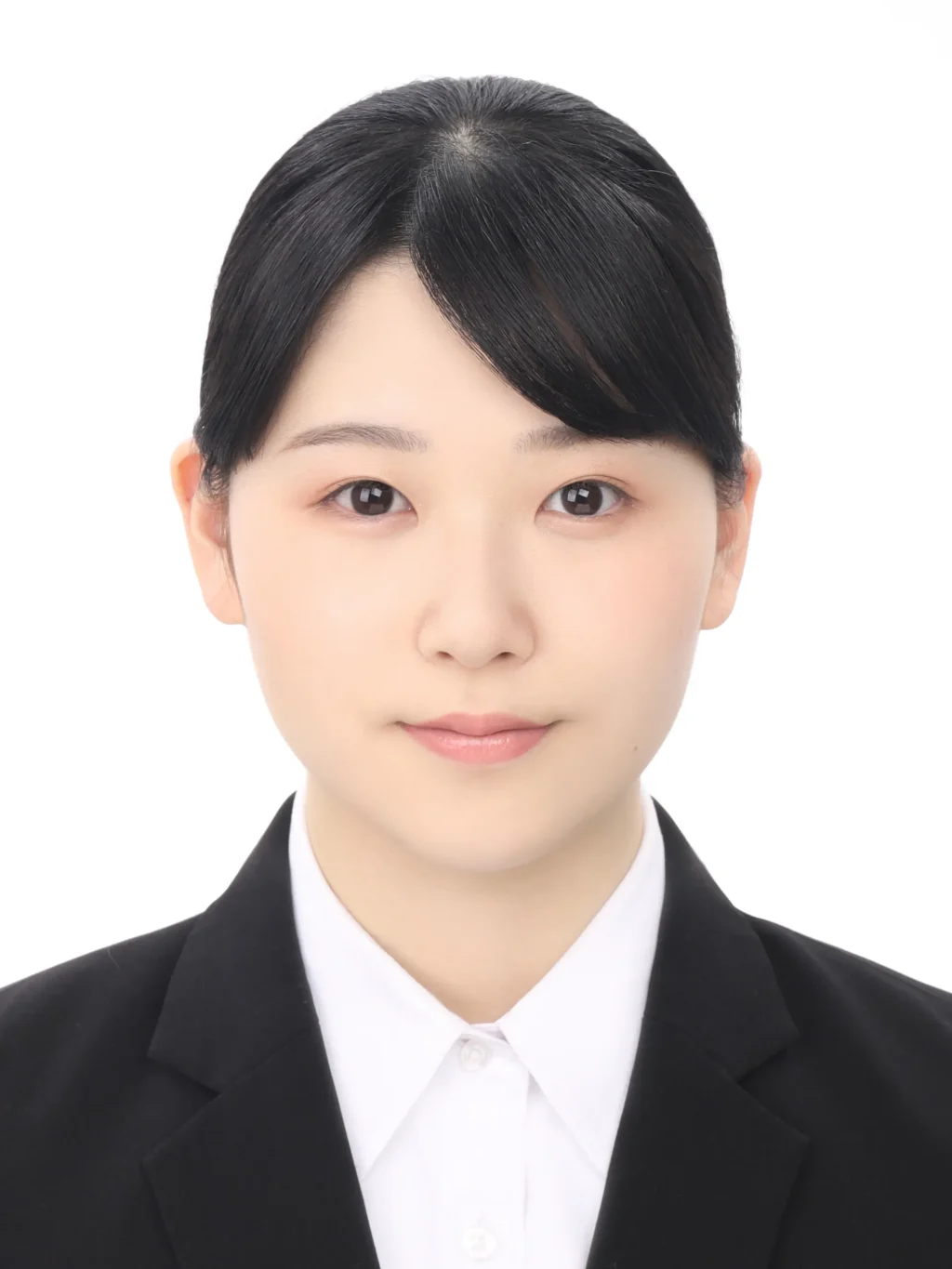 女子就活生の証明写真のビフォー