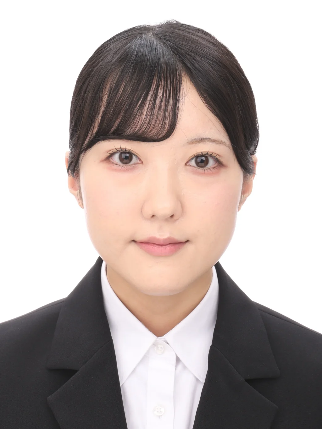 女子就活生の証明写真のビフォー