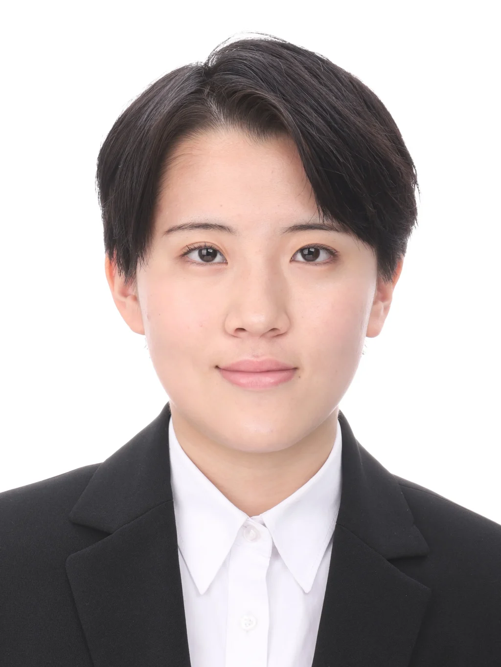 女子就活生の証明写真のビフォー