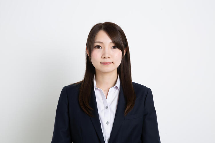 女性必見！転職に役立つ「証明写真」の撮り方のコツを紹介！NG例も2