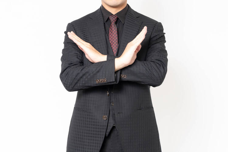 インターン写真で着る「スーツがない」人必見！シャツのみで撮るのはアリ？3