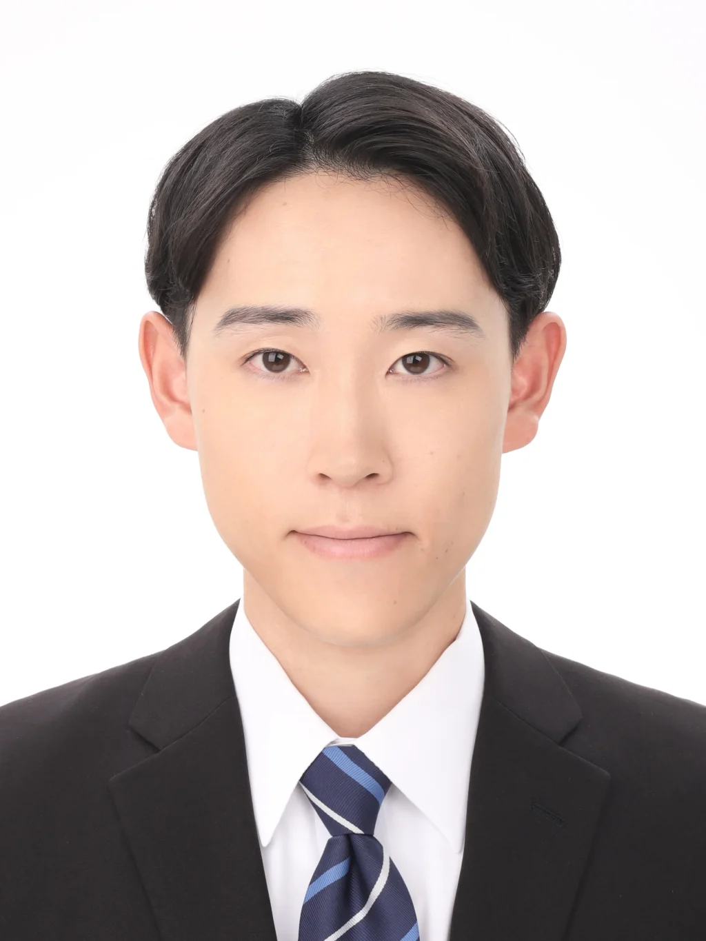 女子就活生のプロがヘアメイクして、撮影指導をした証明写真のアフター