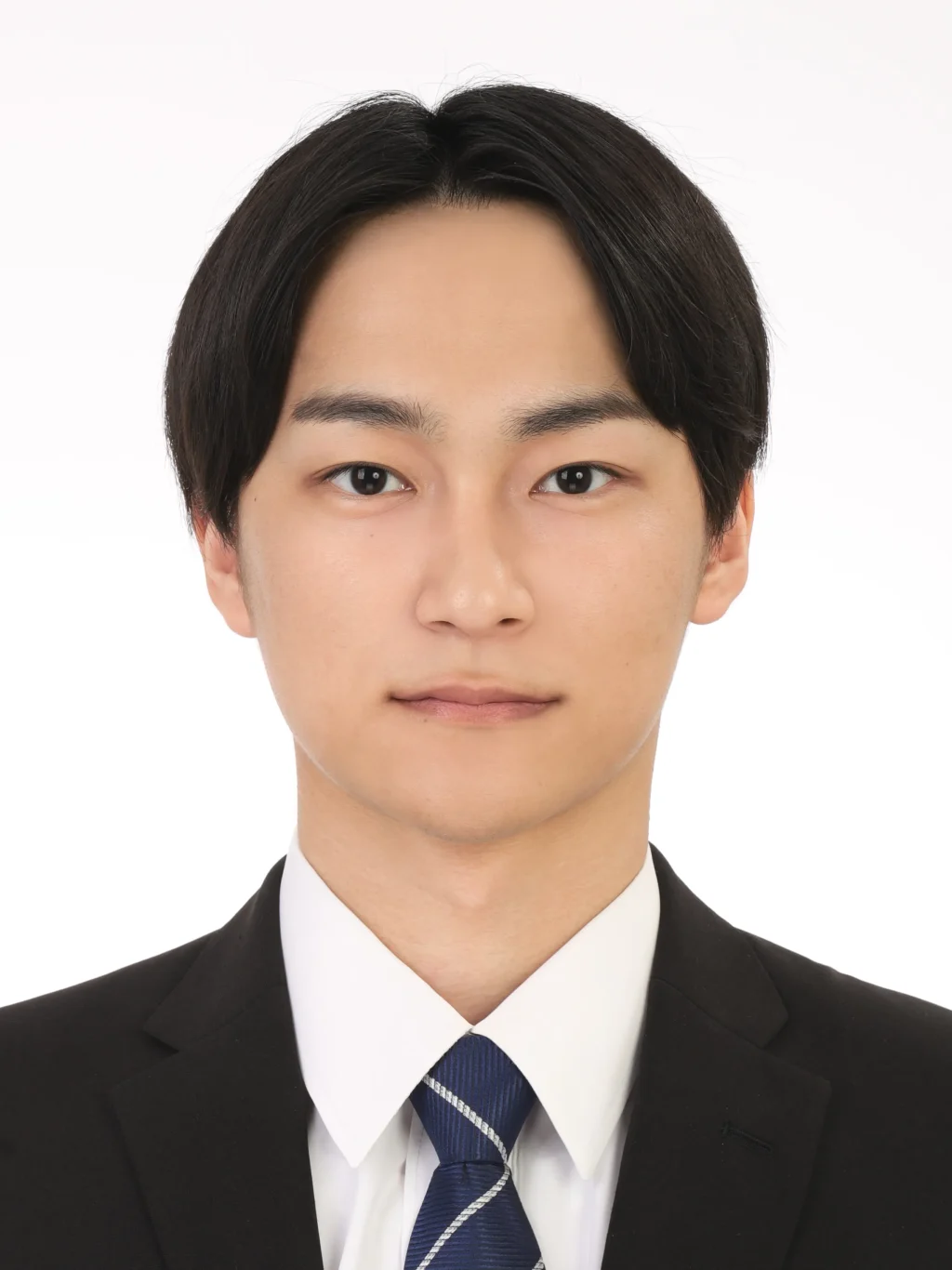 女子就活生のプロがヘアメイクして、撮影指導をした証明写真のアフター