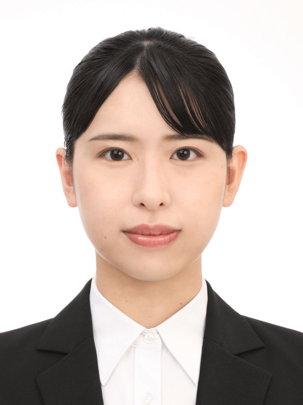 女子就活生のプロがヘアメイクして、撮影指導をした証明写真のアフター