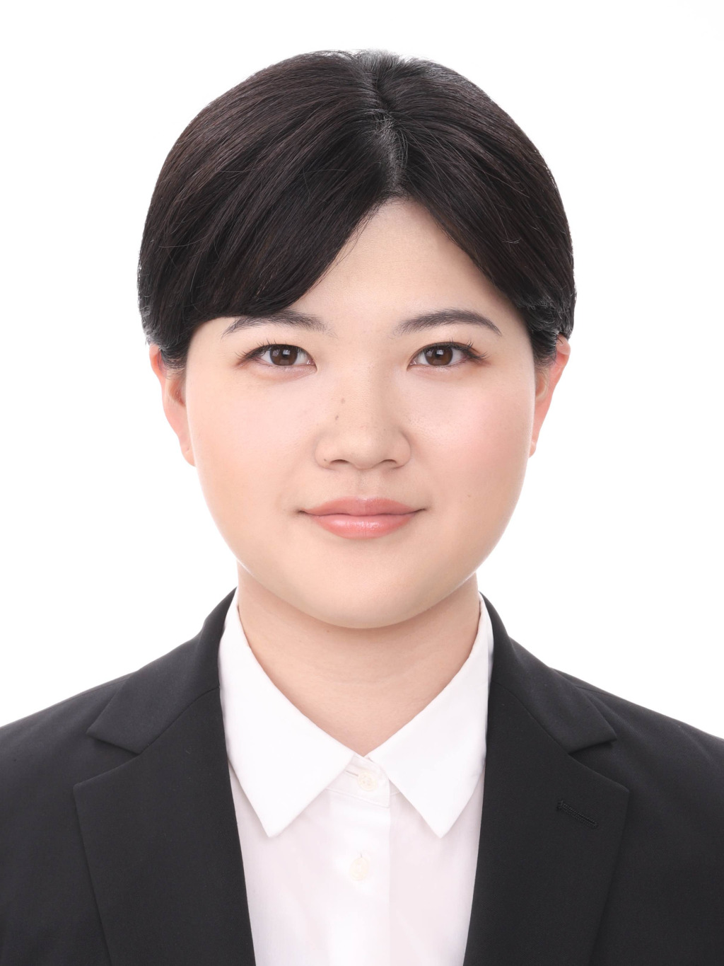 女子就活生のプロがヘアメイクして、撮影指導をした証明写真のアフター