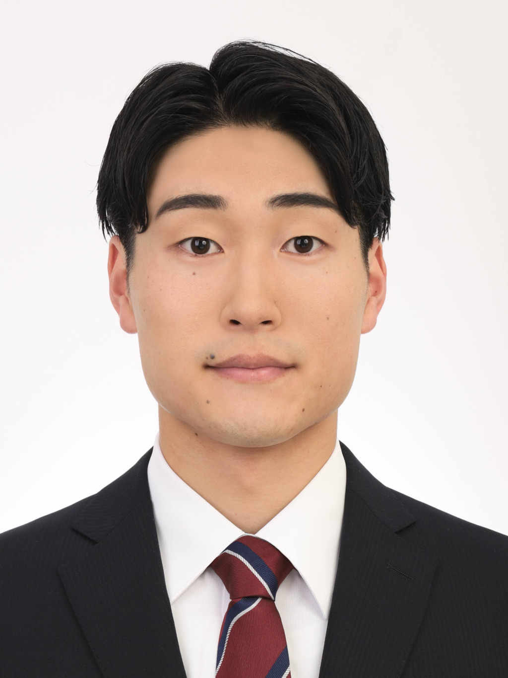 女子就活生のプロがヘアメイクして、撮影指導をした証明写真のアフター