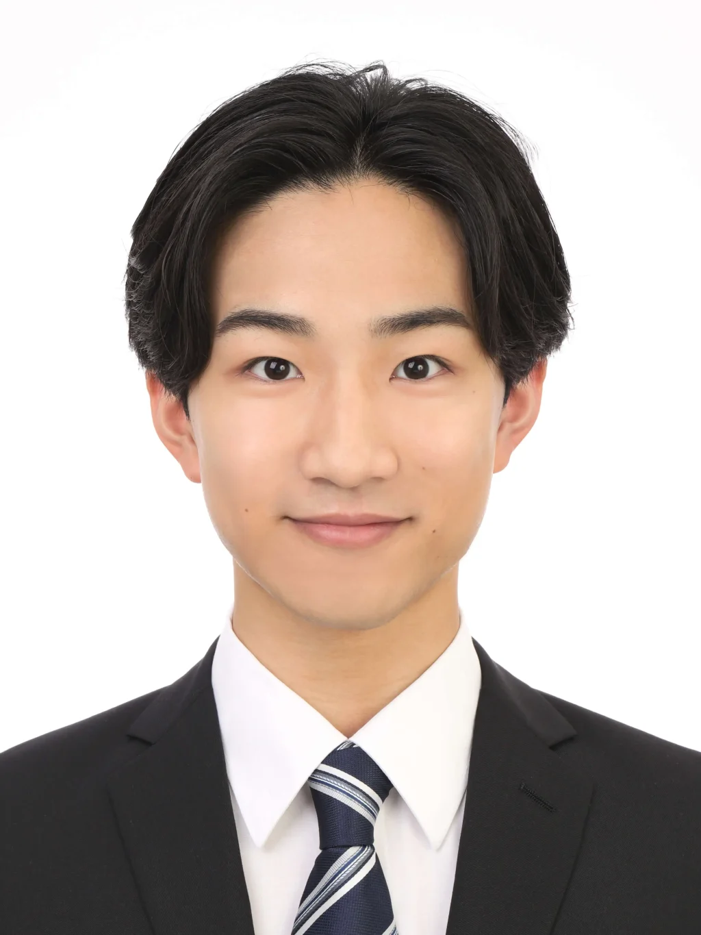 女子就活生のプロがヘアメイクして、撮影指導をした証明写真のアフター