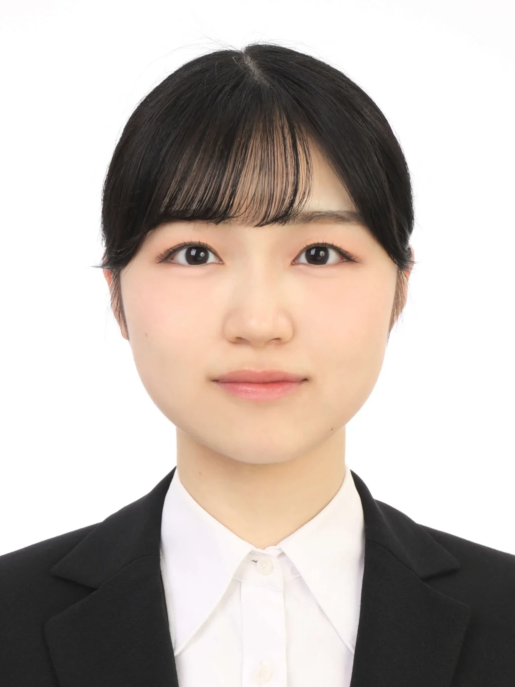 女子就活生のプロがヘアメイクして、撮影指導をした証明写真のアフター