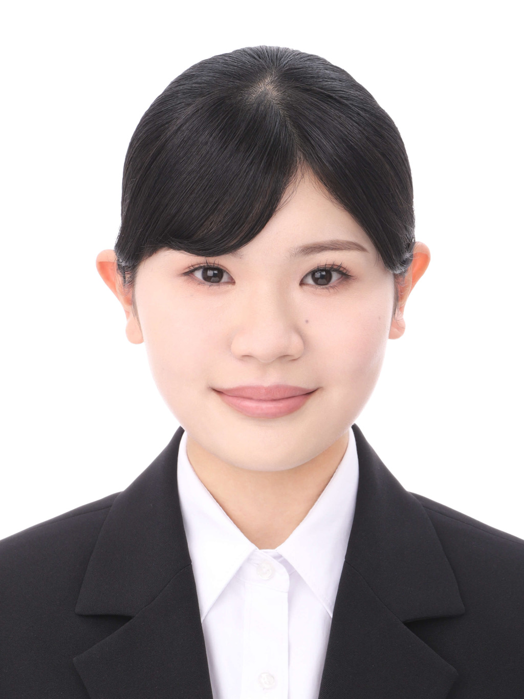 女子就活生のプロがヘアメイクして、撮影指導をした証明写真のアフター