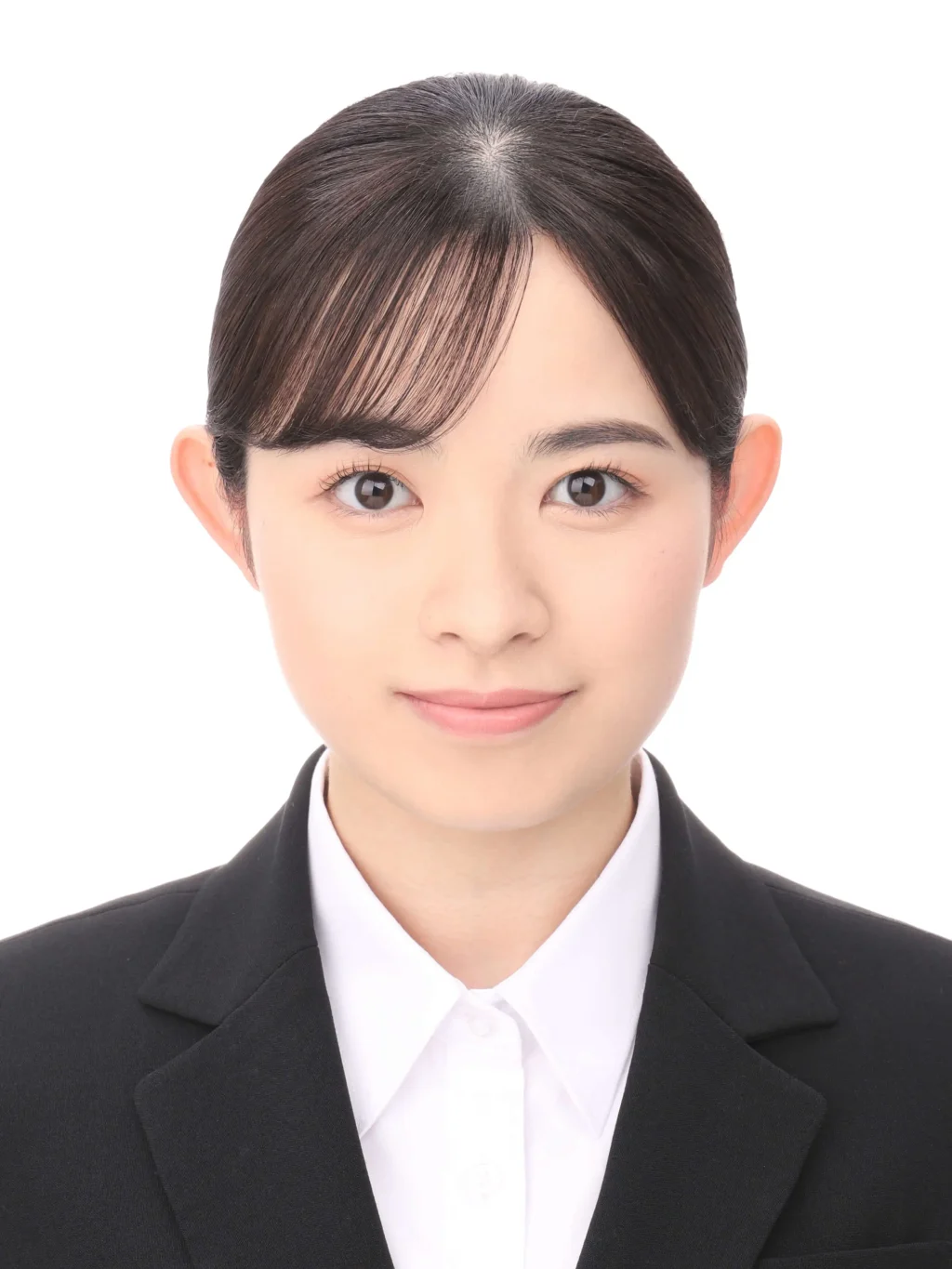 女子就活生のプロがヘアメイクして、撮影指導をした証明写真のアフター